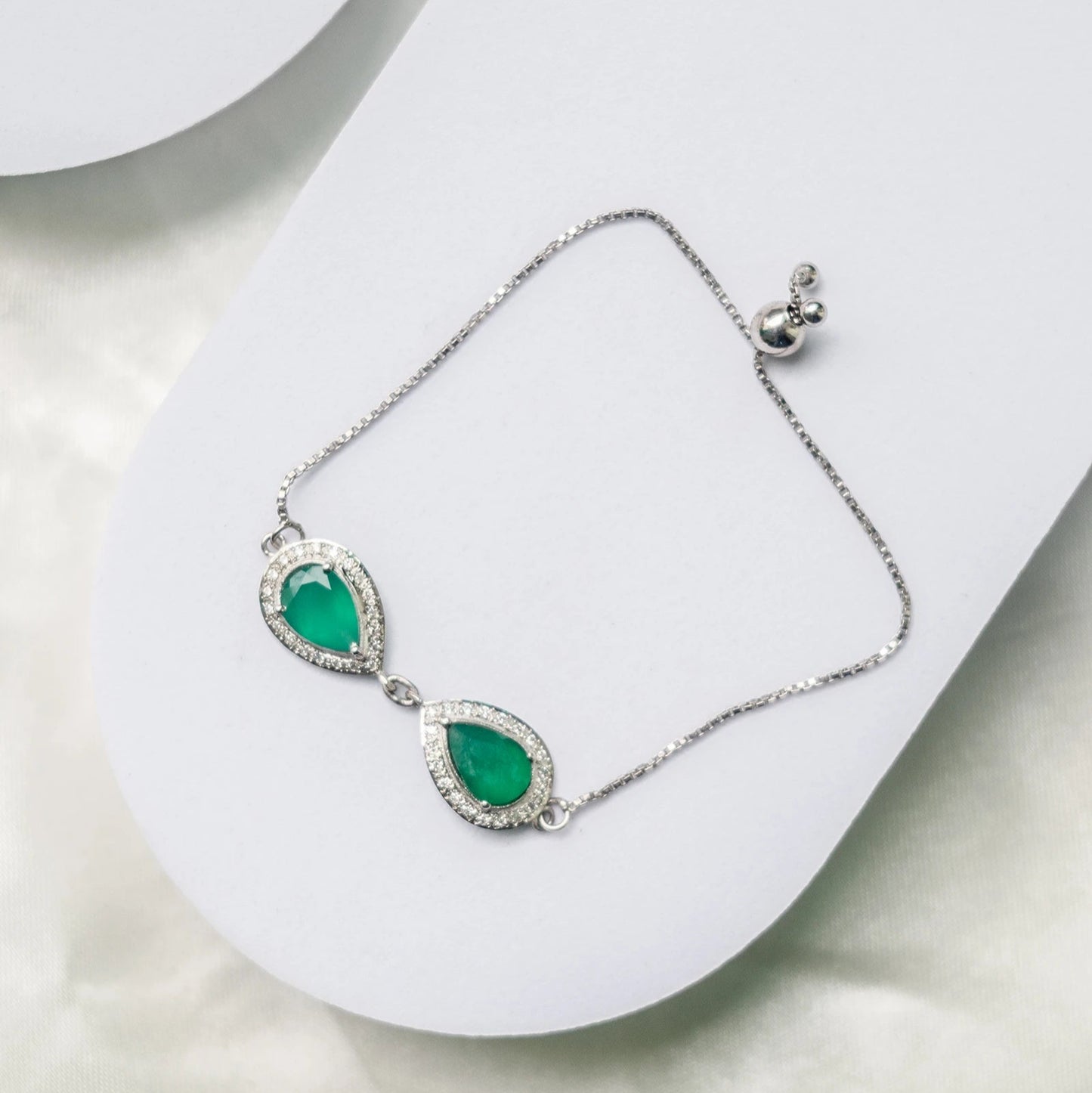 Eternal Tie Pear of joy Green Onyx Bracelet