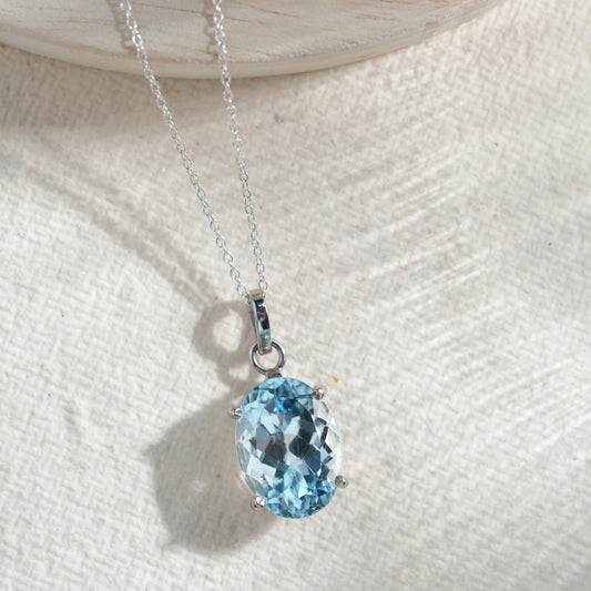 Ovella 17 carats Sky blue topaz Pendant with Chain