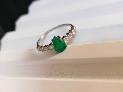 Dewdrop Muse Emerald Ring