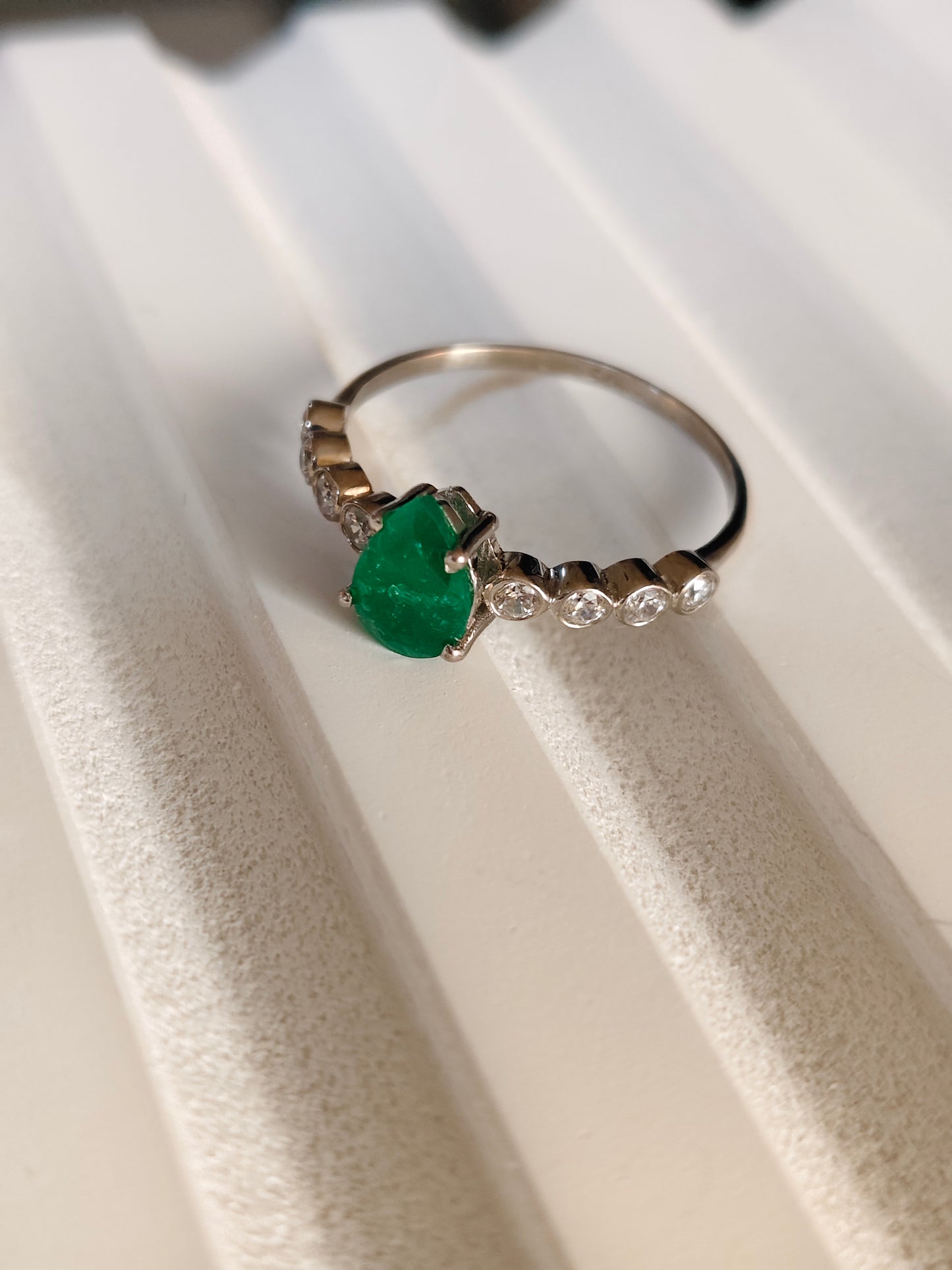 Dewdrop Muse Emerald Ring