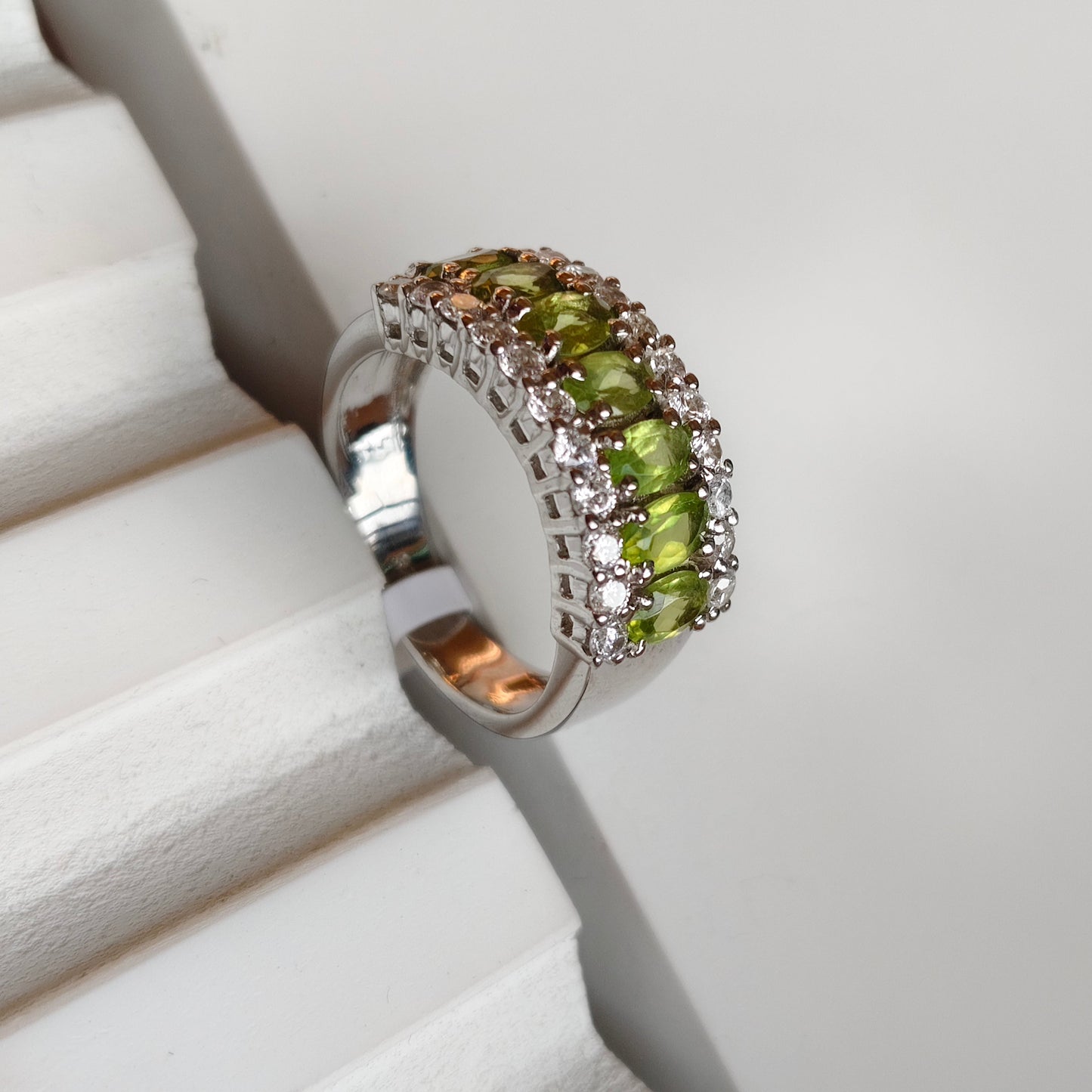 Twinkling Peridot Silver Ring