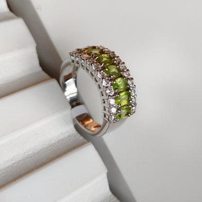 Twinkling Peridot Silver Ring