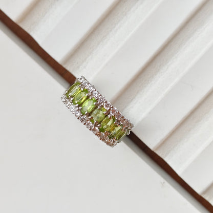 Twinkling Peridot Silver Ring