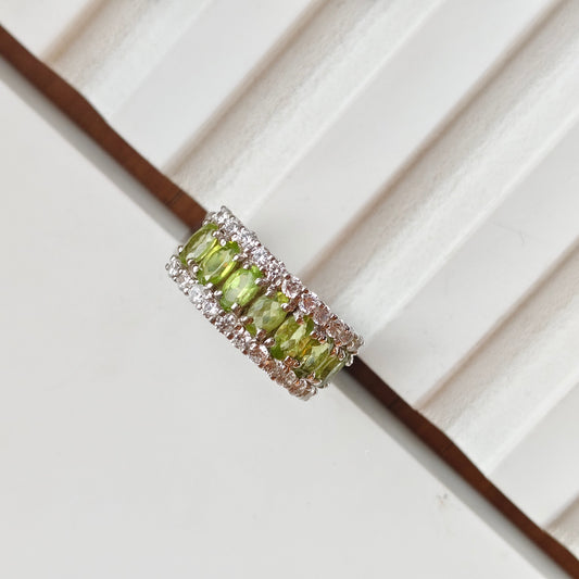 Twinkling Peridot Silver Ring