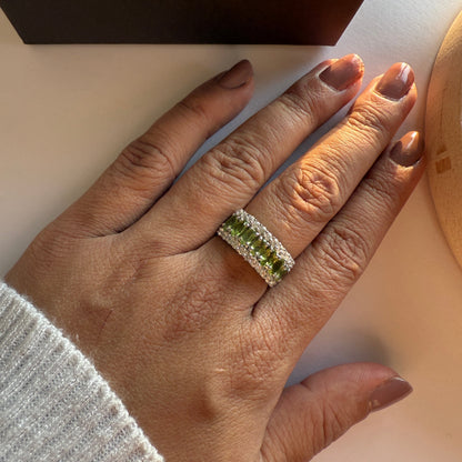 Twinkling Peridot Silver Ring