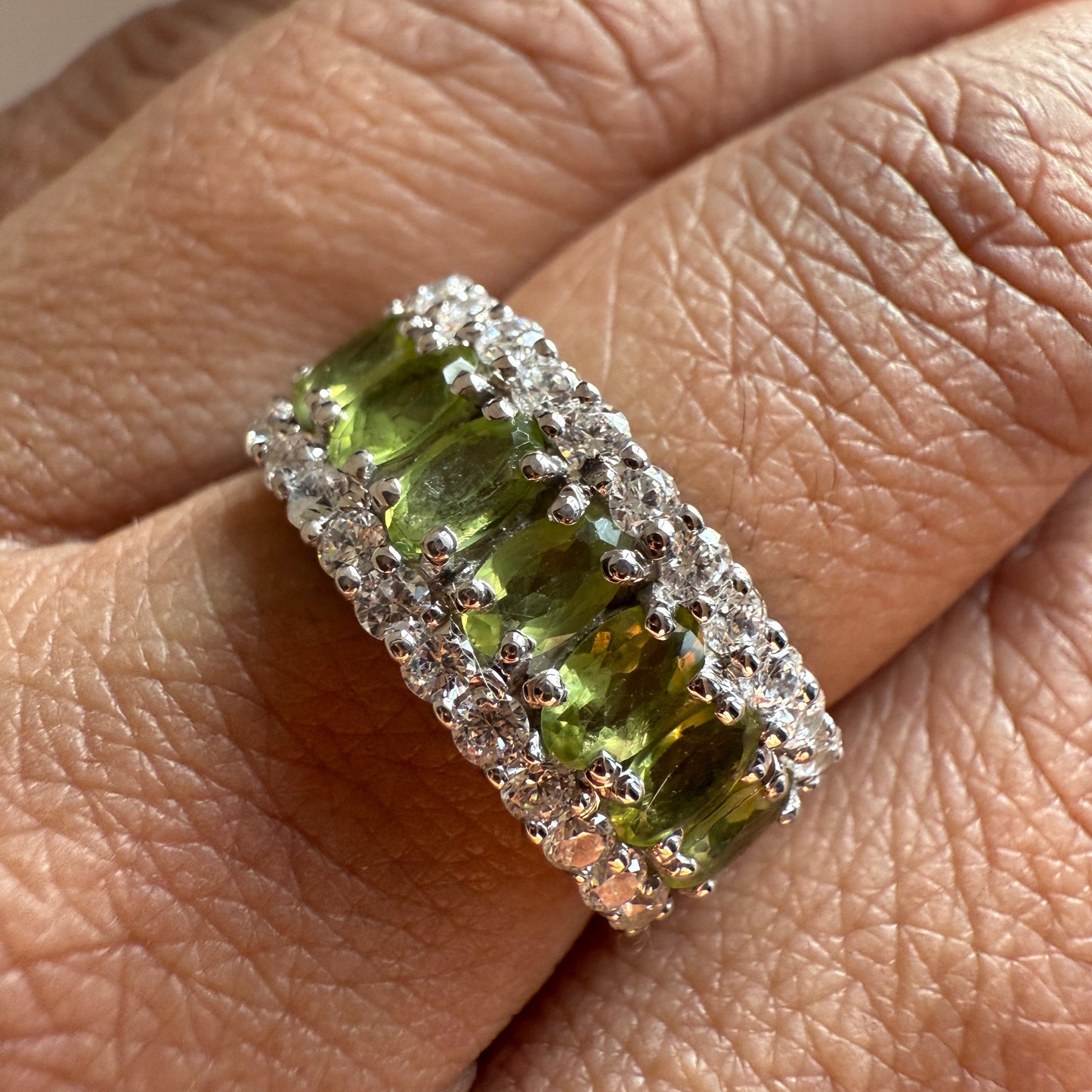Twinkling Peridot Silver Ring