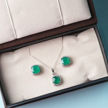 Blissful Natural Green onyx Pendant and Earrings Set