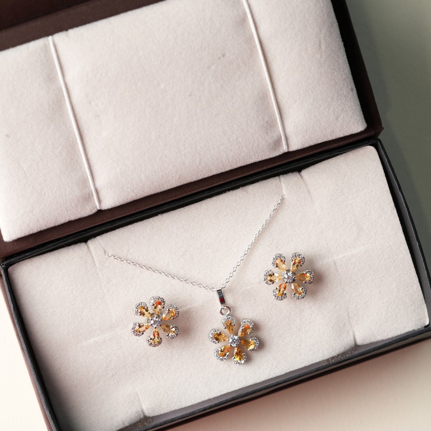 Sol 925 Sterling Silver Citrine Pendant and Earring Set