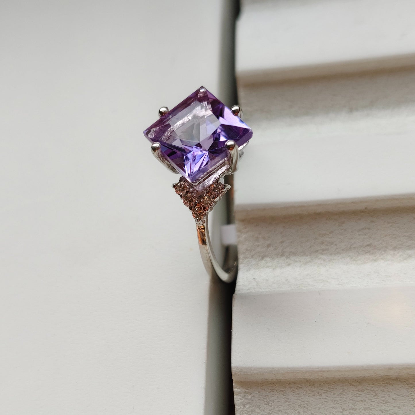 Squared Gleam Amethyst Ring