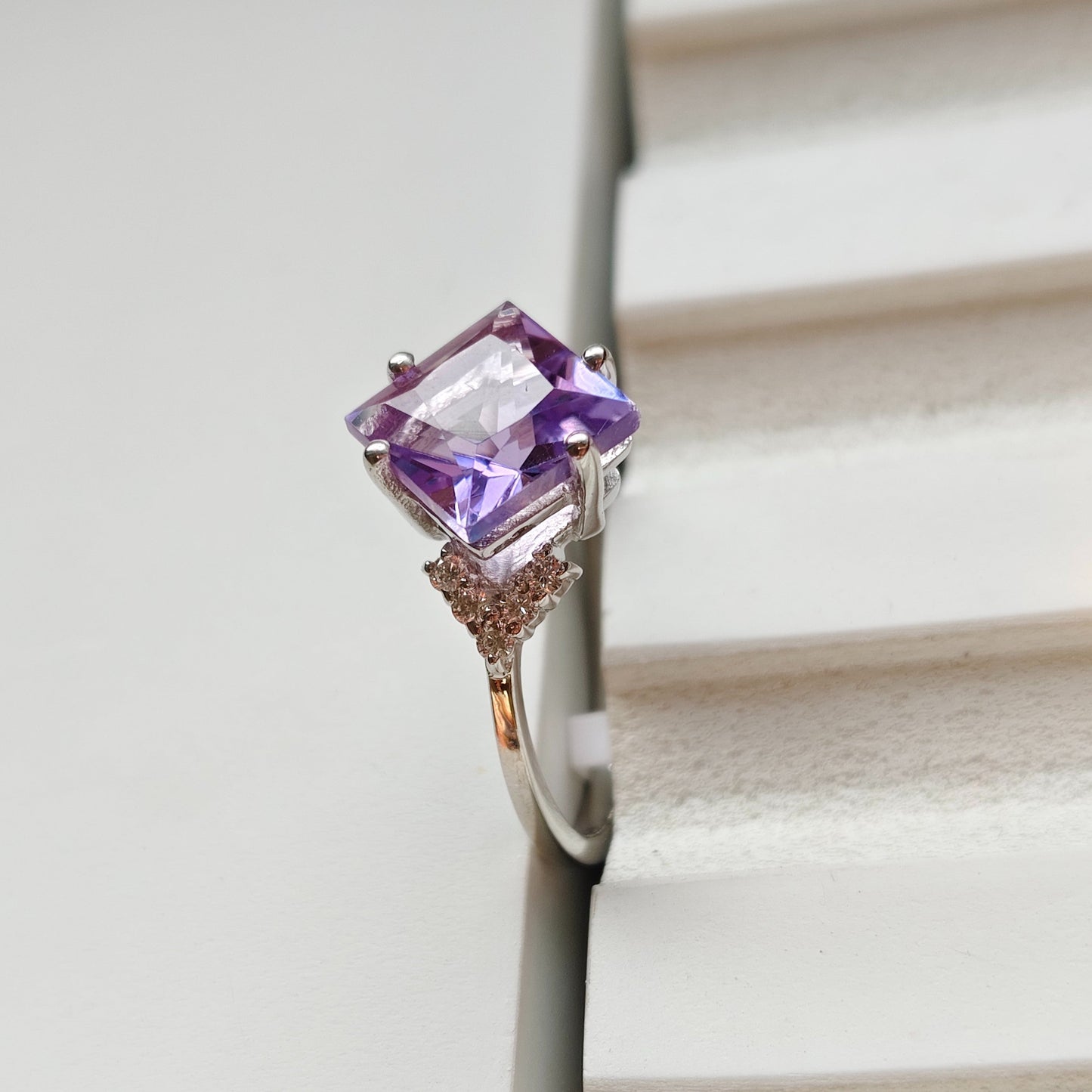 Squared Gleam Amethyst Ring