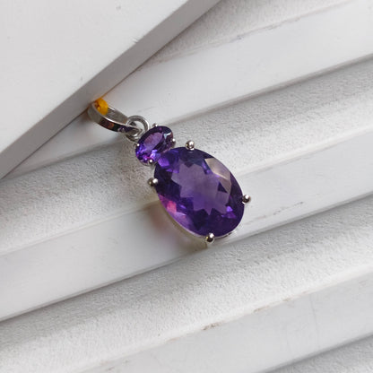 Dual Glow Natural Amethyst pendant with Chain