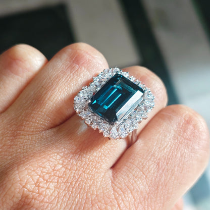 Halo Majesty London Blue Topaz Ring