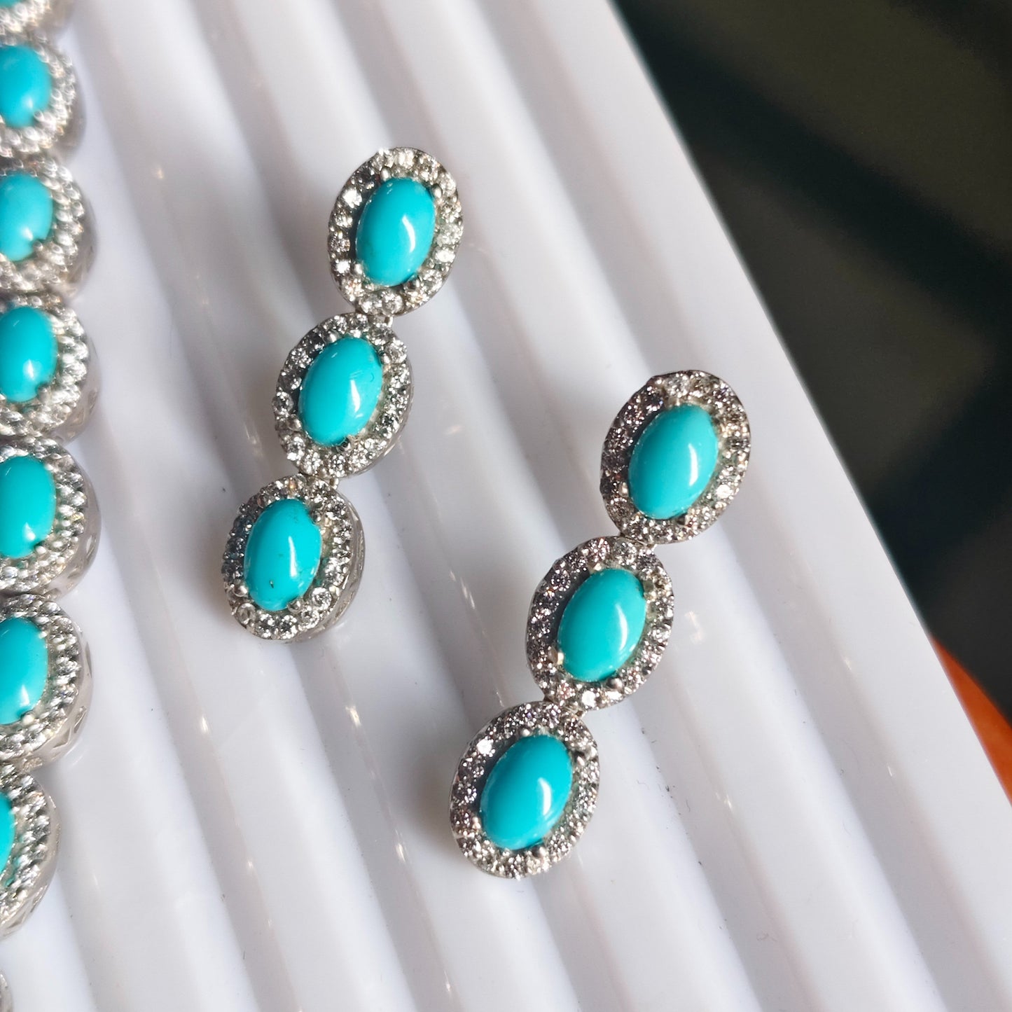 Gemlet Turquoise Necklace With Earrings