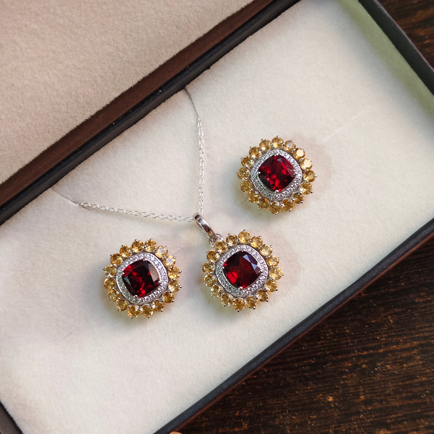 Bloom Royale Natural Garnet and Citrine Set