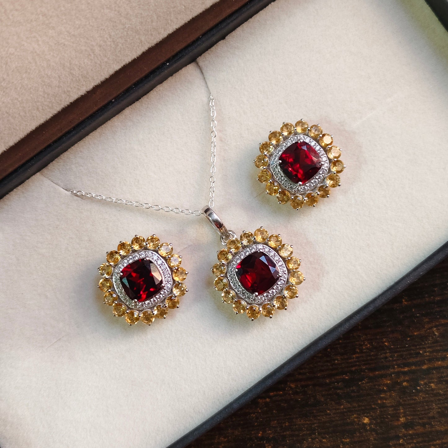 Bloom Royale Natural Garnet and Citrine Set