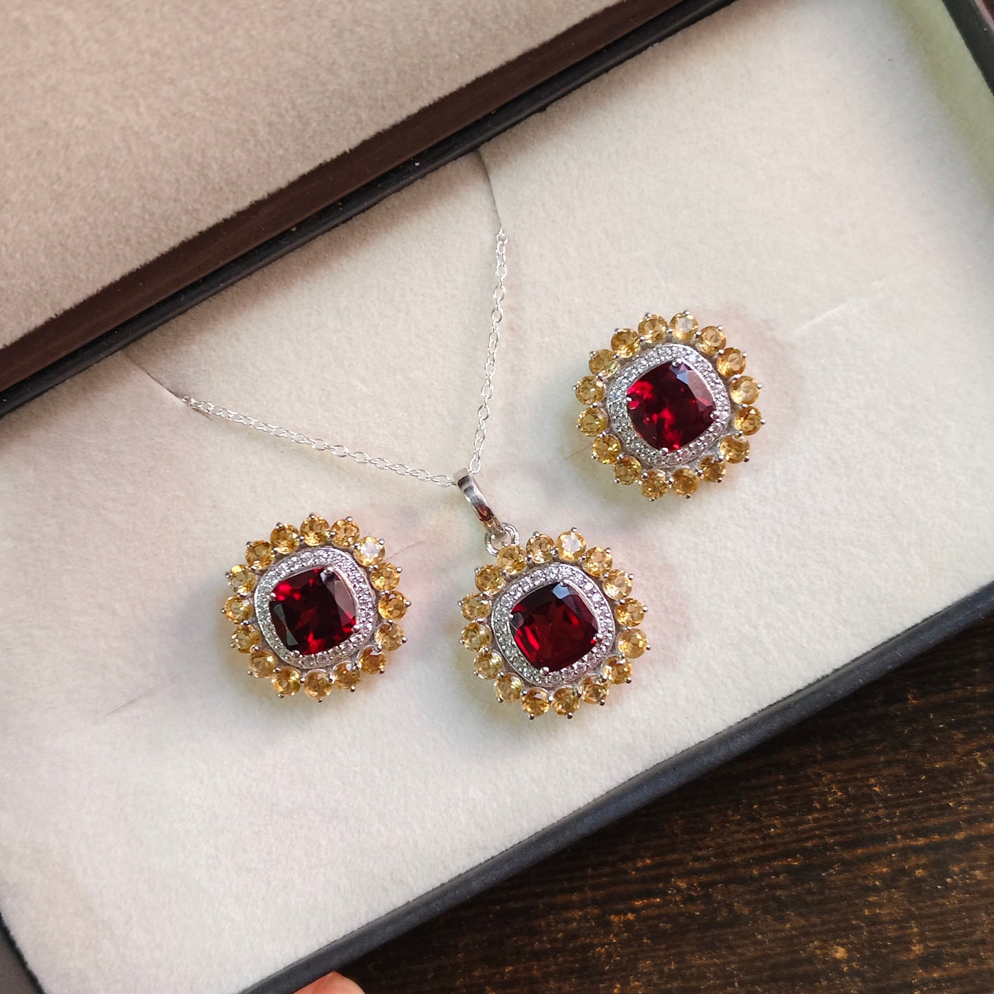 Bloom Royale Natural Garnet and Citrine Set