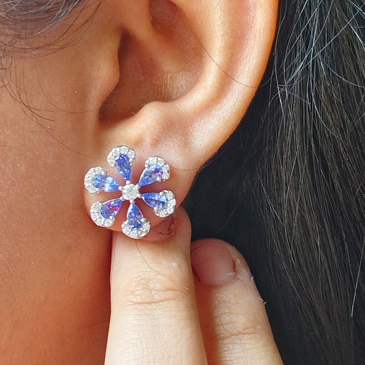 'Sol' Tanzanite Blossom 925 Silver Studs