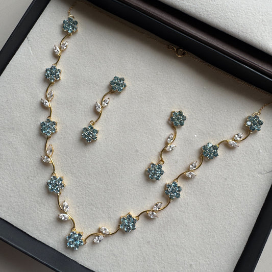 "Blue Grace Bloom" 925 Silver Necklace with Earrings