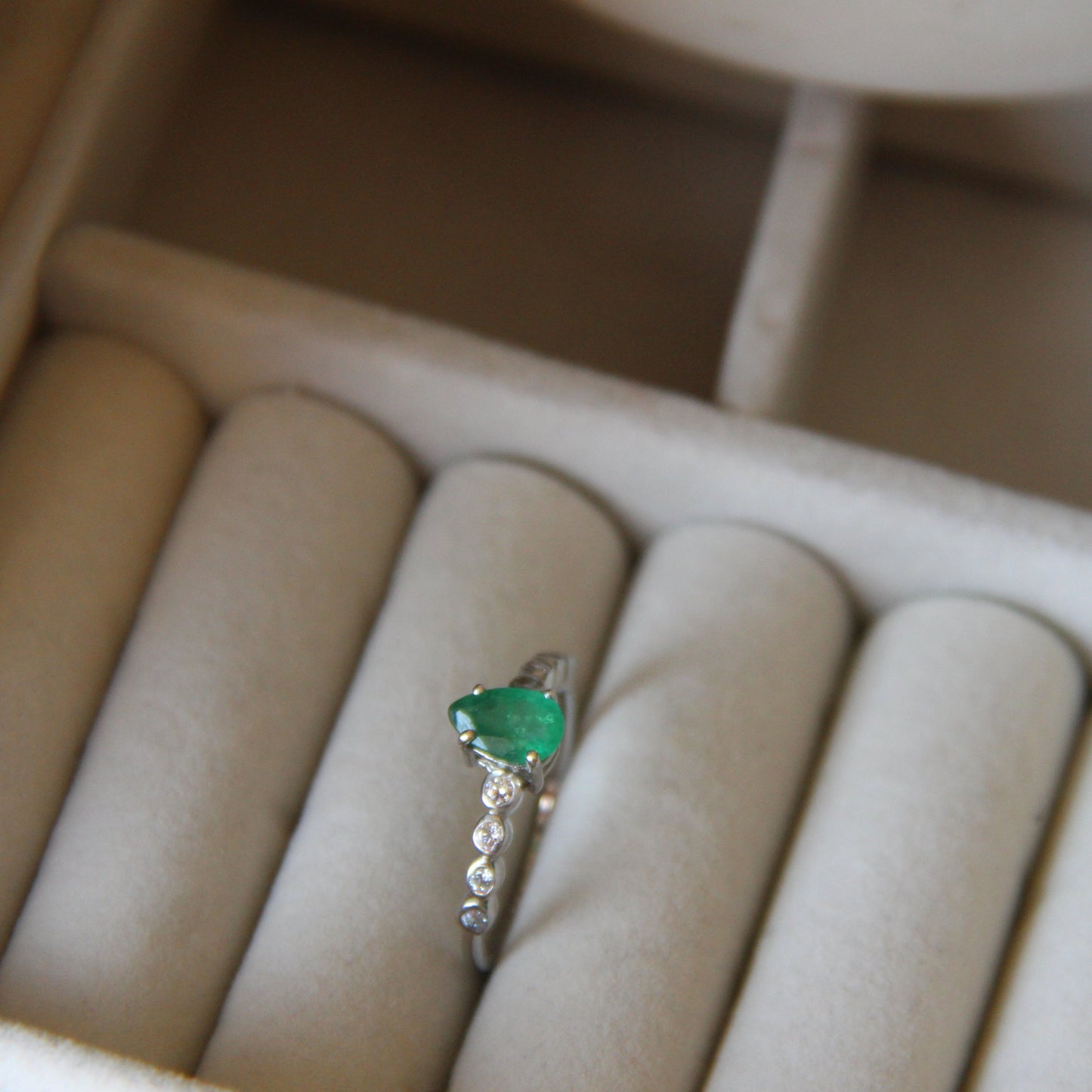 Dewdrop Muse Emerald Ring