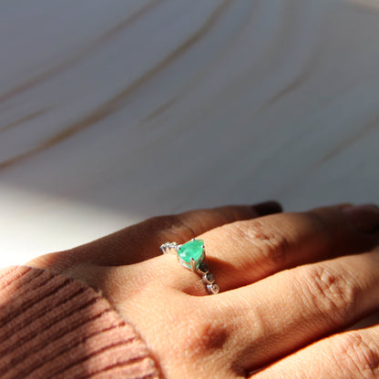 Dewdrop Muse Emerald Ring