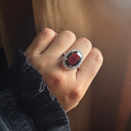 9 Carats Natural Garnet Ring