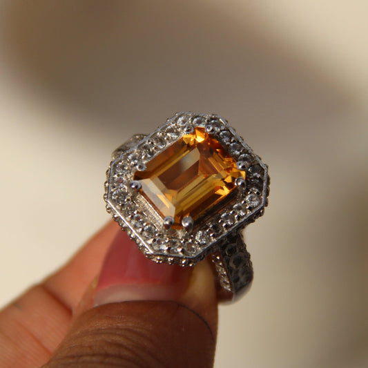 Goblet Glow Citrine Ring