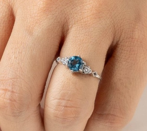 Drop of love Swiss Blue Gold Ring