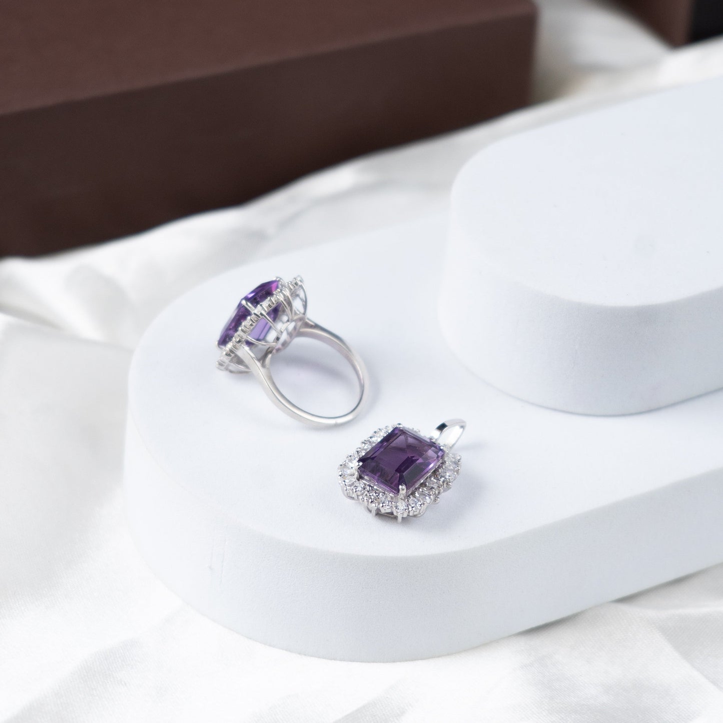 18 Carats Natural Amethyst Ring And Pendant Set